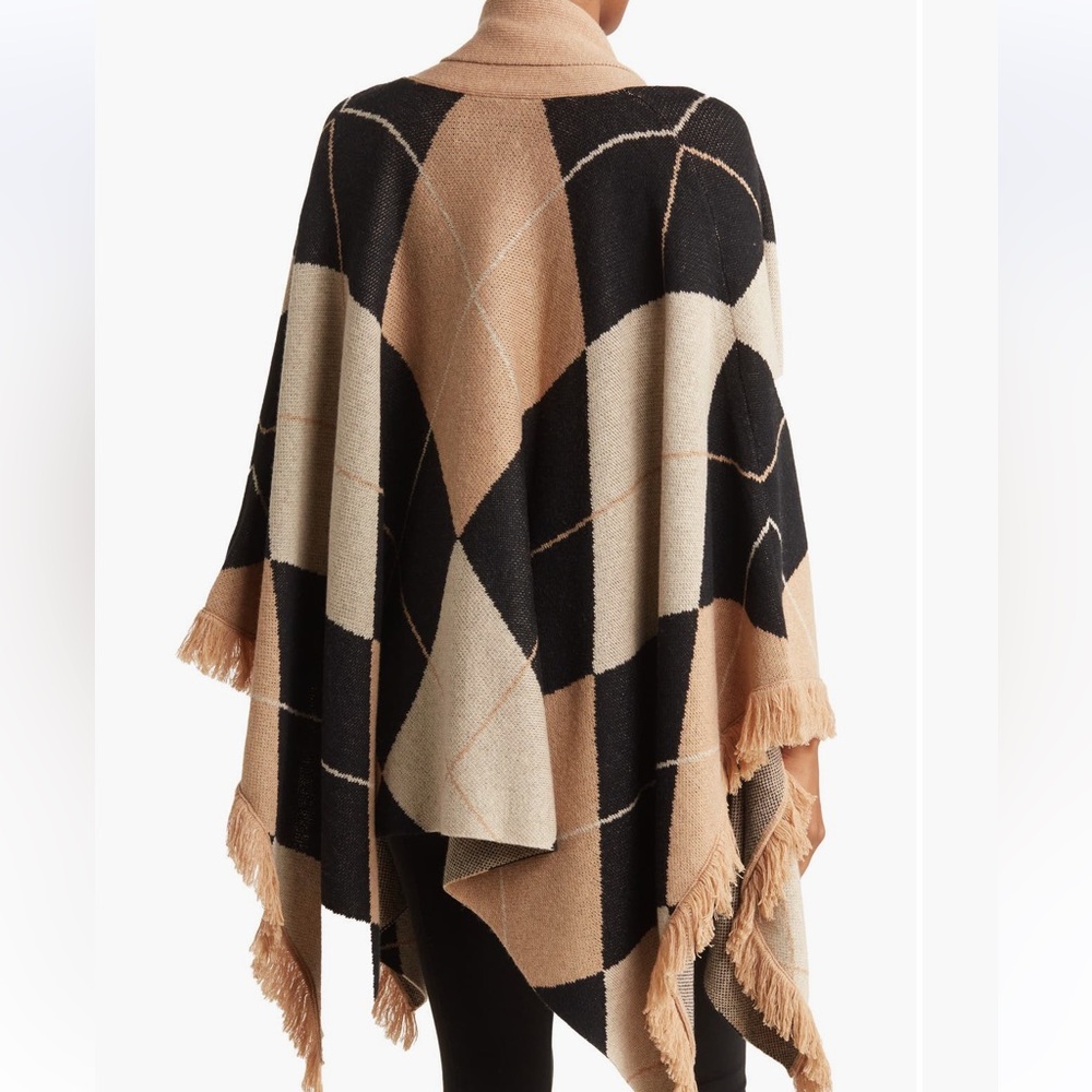 L'AGENCE Black and Tan Cape - Picture 2 of 5